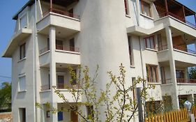 Сотирови, самостоятелни стаи